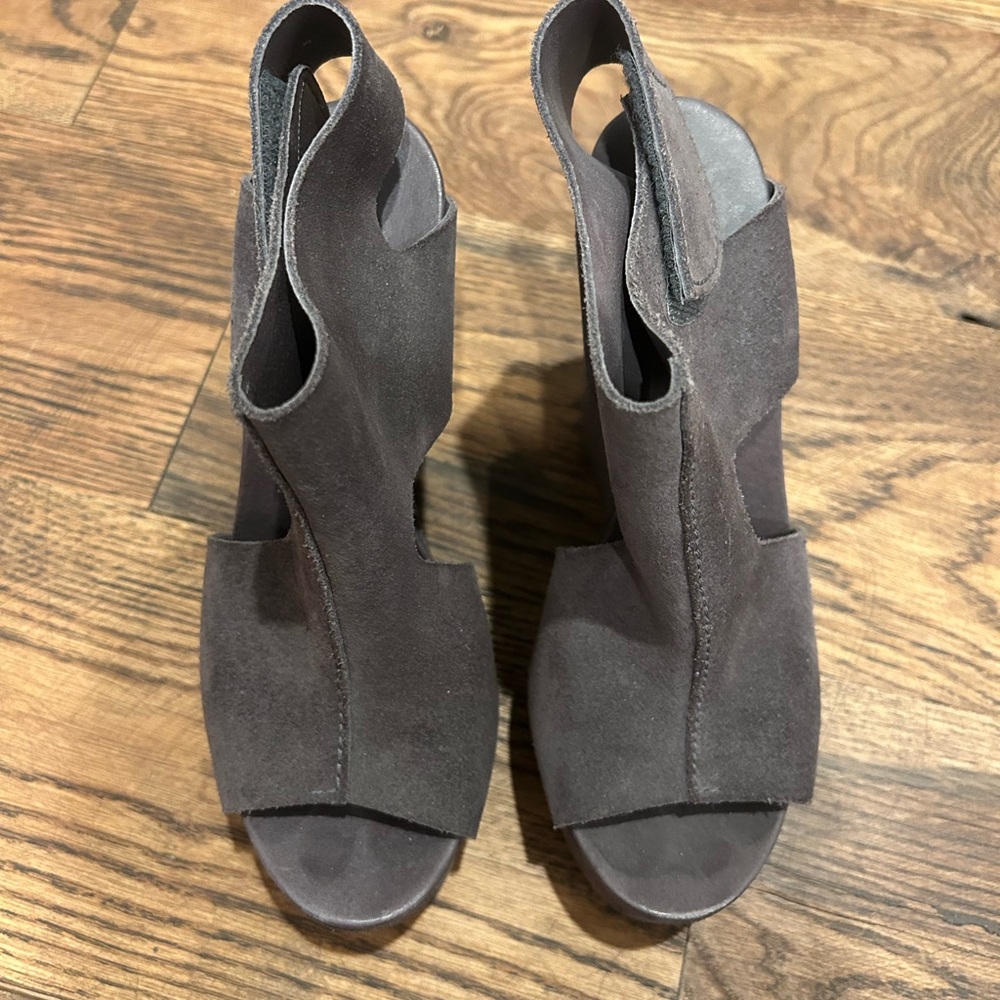 Pedro Garcia ‘Terence’ Platform Wedge Sandal - grey suede - size 6